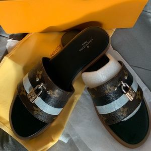 NWT Louis Vuitton leather slides size 6